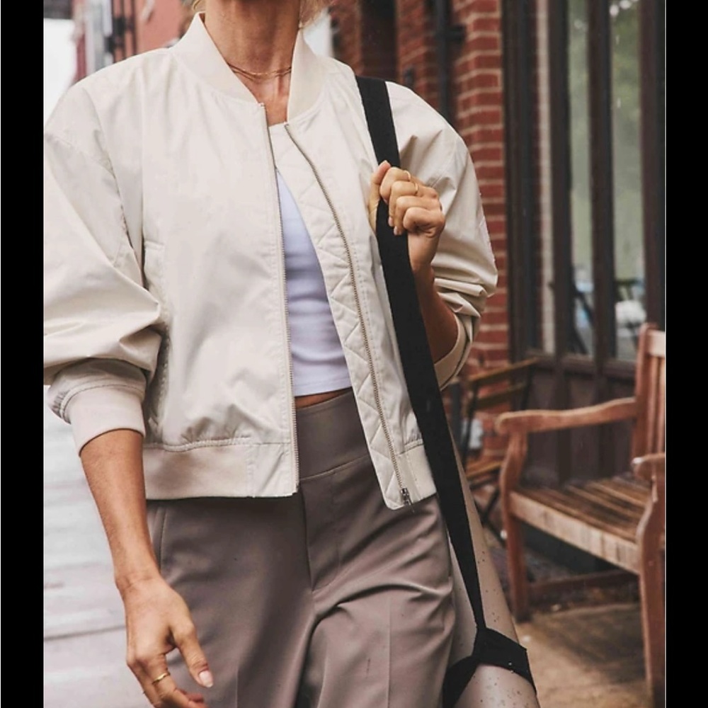 Athleta Endless Bomber Jacket in Abalone Sz lg - Picture 8 of 8